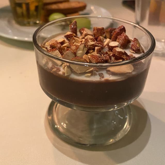 「Postre cremoso de chocolate」の料理の写真