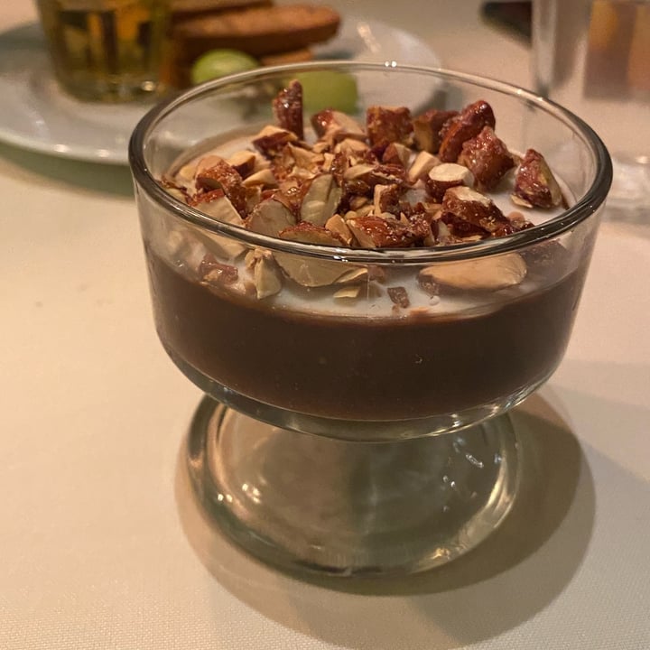 photo of Amador Postre cremoso de chocolate shared by @inespressable on  30 Jul 2022 - review