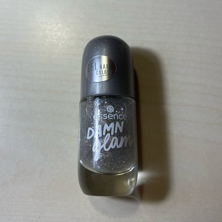 photo of Essence  smalto damn glam shared by @giorgiasalsii on  21 Nov 2022 - review