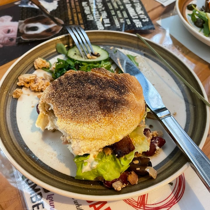 photo of Mad Cucumber Scrambled tofu, mushroom and tofu bacon muffin shared by @chrisj on  13 Nov 2022 - review