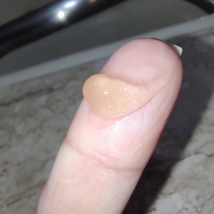 review photo of L'Occitane en Provence Gel iluminador Desodorante Corporal Olinda shared by @lilianezampar on 17 Apr 2022 - review