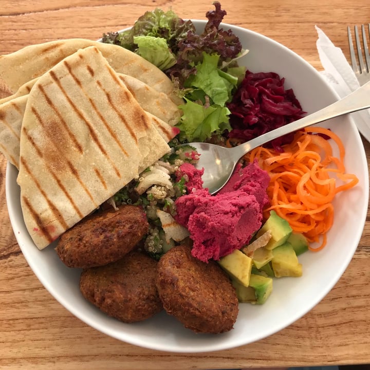 review photo of Dharma Canggu Falafel Salad shared by @vegan-alien on 28 Jul 2020 - review