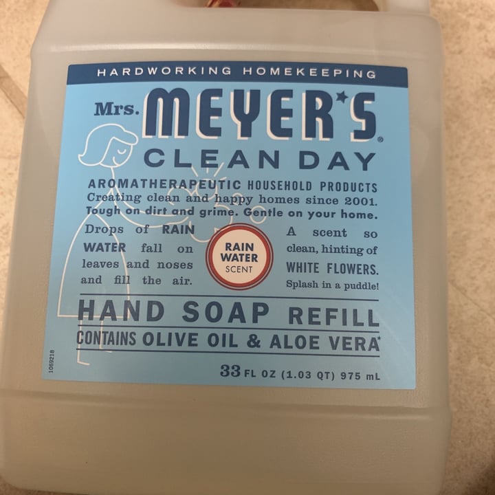 photo of Mrs. Meyer's Clean Day Rain water hand soap refill shared by @dungster69 on  30 Dec 2020 - review