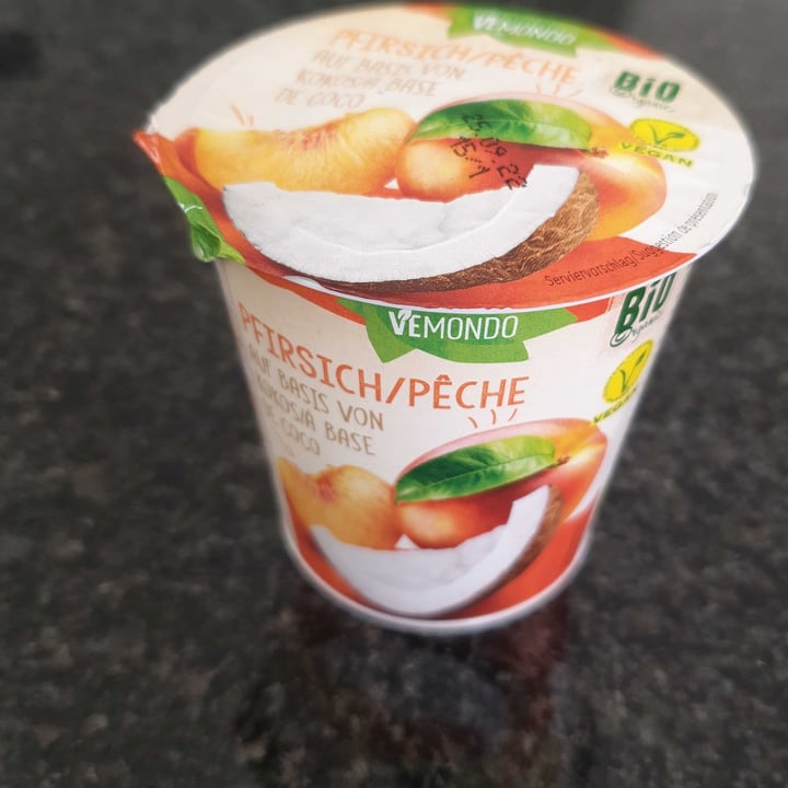 photo of Vemondo  yogurt al cocco e pesca shared by @mandymngn on  13 Sep 2022 - review