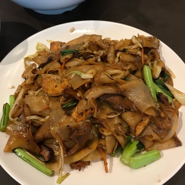 photo of Divine Realm Vegetarian Restaurant Fried Kway Teow shared by @ziggyradiobear on  01 Nov 2022 - review