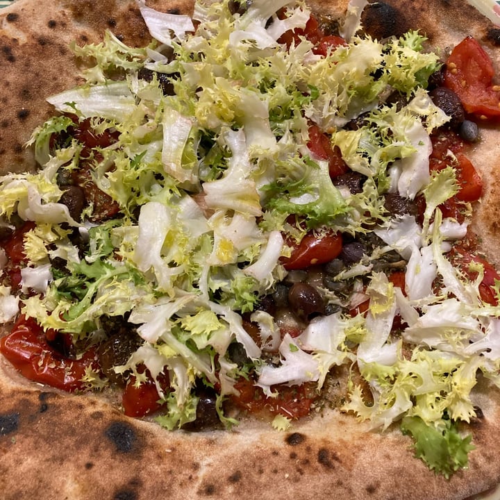 photo of Lievità Sempione - Pizzeria Gourmet Pizza marinaresca shared by @dominoblake on  02 Jun 2022 - review