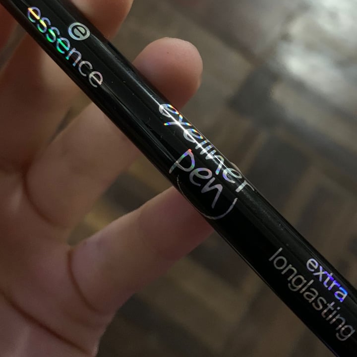 review photo of Essence Cosmetics Eyeliner Pen Extra Longlasting shared by @antoveggie on 14 Jul 2021 - review