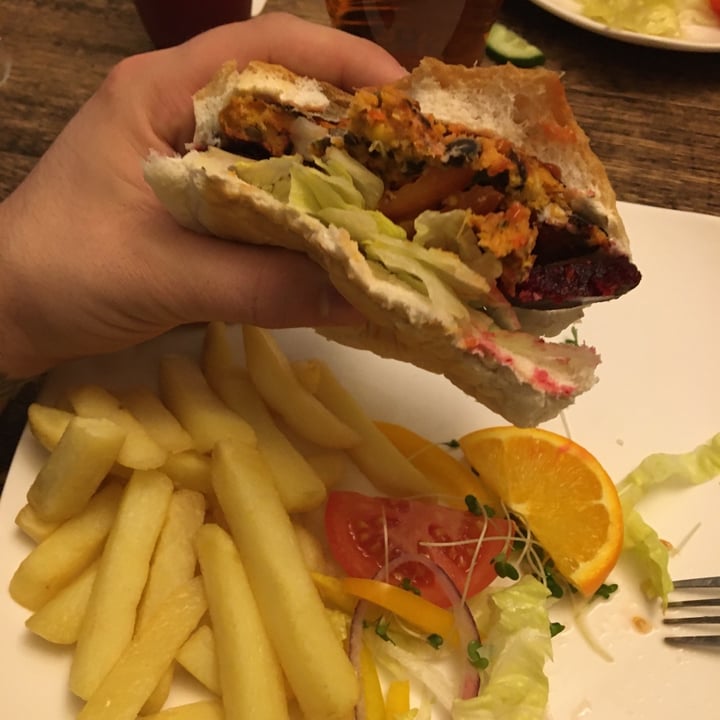 photo of Anglers Rest Veggie Burger shared by @scottofsherwood on  02 Mar 2020 - review