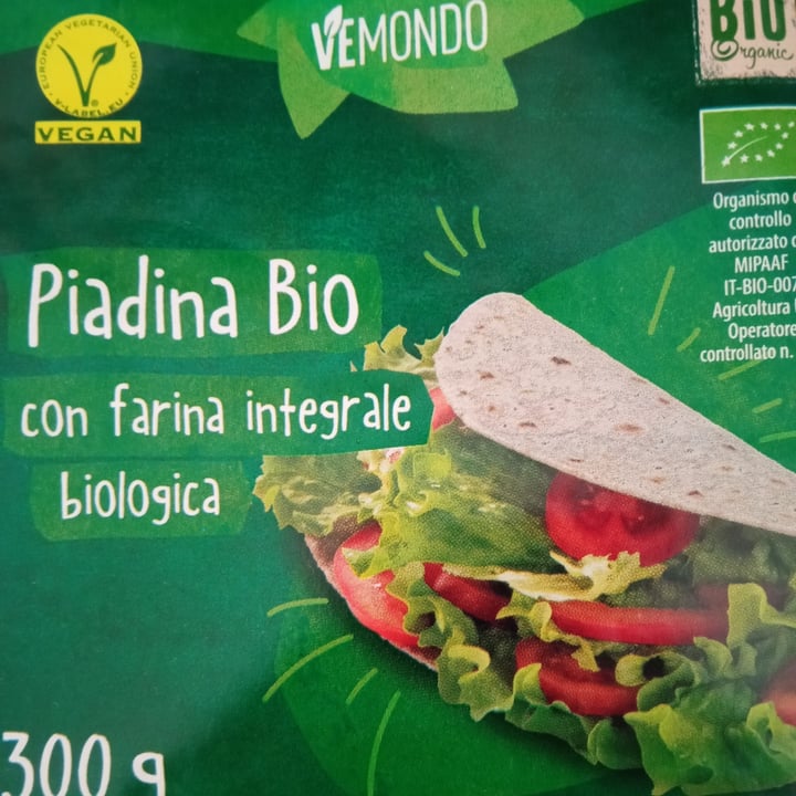 photo of Vemondo  Piadina bio con farina integrale biologica shared by @alepor on  12 Aug 2022 - review