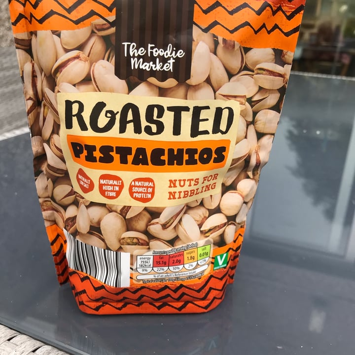photo of The Foodie Market Californian Roasted Pistachios shared by @marinalbravo on  09 Jun 2022 - review