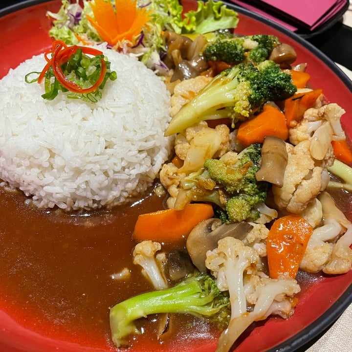 photo of Oriental Fusion Cusine Trinity Veggies In Soy Sauce shared by @passportvegan on  18 Oct 2021 - review