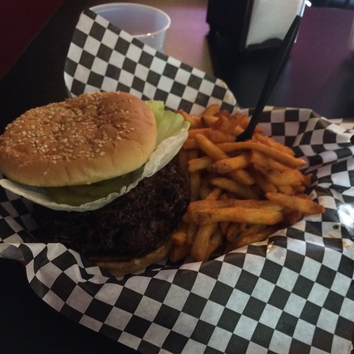 review photo of Doomie's Home Cookin' Bbq Pulled Pork Sandwich shared by @ameth88 on 15 Feb 2021 - review