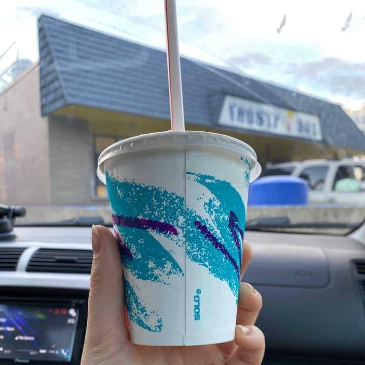 photo of Frosty Boy Grand Rapids-Closed for the season Chocolate Shake (almond milk with vanilla base) shared by @fitbitchsoypreme on  07 May 2020 - review