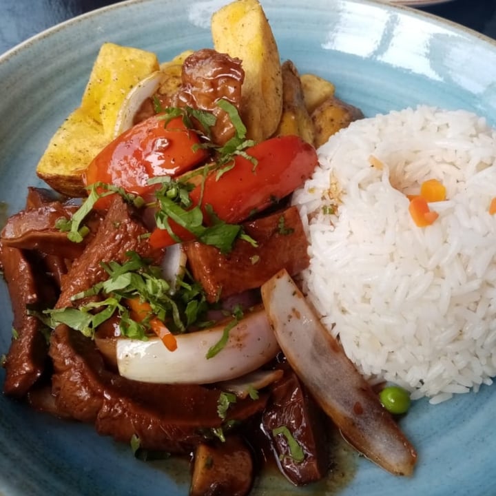 review photo of Gastronomía Vegana Lomo saltado shared by @veganaenlima on 17 Oct 2021 - review