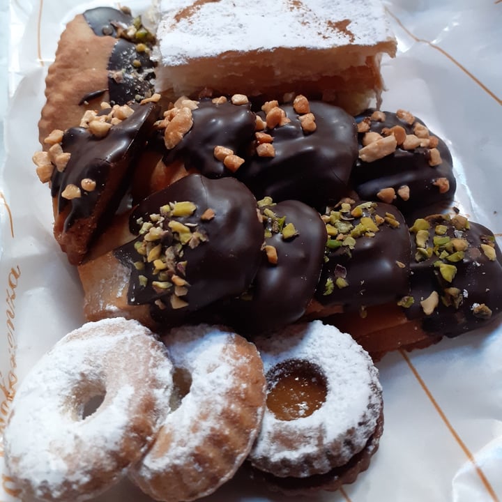 review photo of Bar Dolcezza di Cuscunà Temistocle Biscotti shared by @beatricetralla on 23 Apr 2022 - review