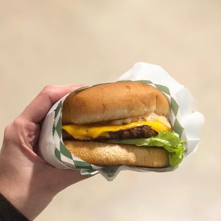 photo of Beleaf Burgers - Vegan Fast Food | Vegan Burgers Bedder Burger Classic Single shared by @vegansfrommars on  29 Jan 2021 - review