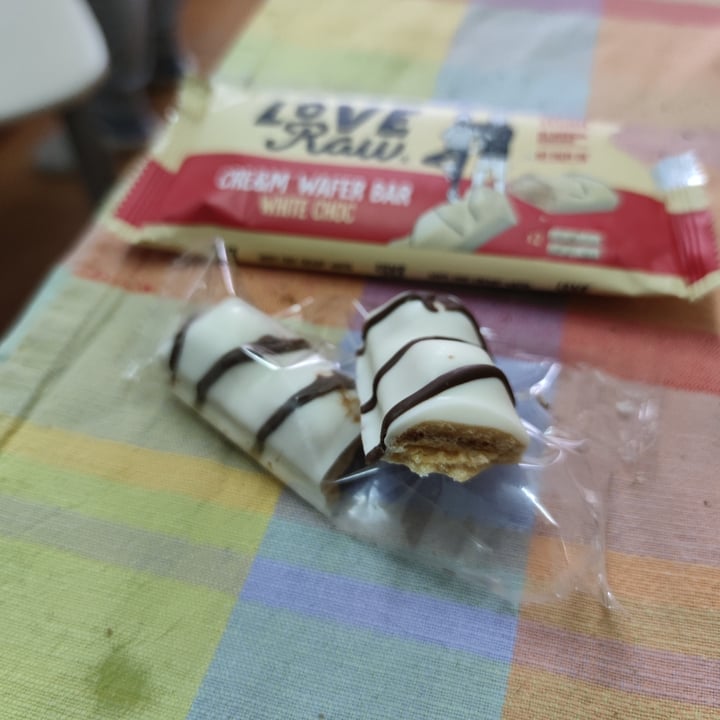 photo of LoveRaw Cre&m Wafer Bar White Choc shared by @quitos on  01 Jun 2022 - review