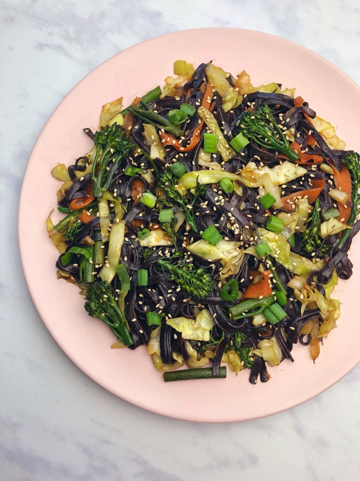 review photo of Lotus Foods (Rice Is Life) Forbidden Pad Thai Rice Noodles shared by @strawberryskulls on 12 Jan 2020 - review