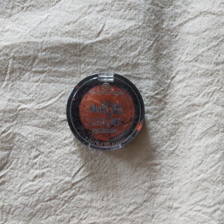 photo of Essence Cosmetics Melted chrome eyeshadow - copper me 06 shared by @malegria on  14 Mar 2022 - review