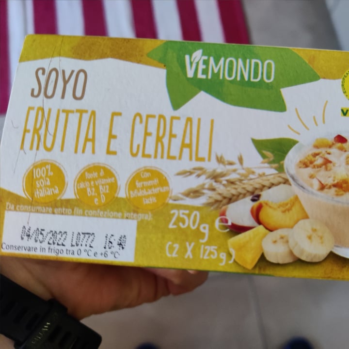 review photo of Vemondo Yogurt frutta e cereali shared by @maddslane on 14 Apr 2022 - review