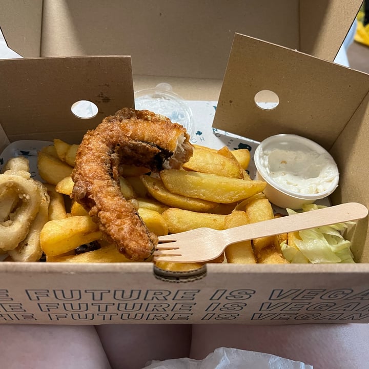 photo of No Catch Vegan cod & chips shared by @folkieboater on  30 Jun 2022 - review