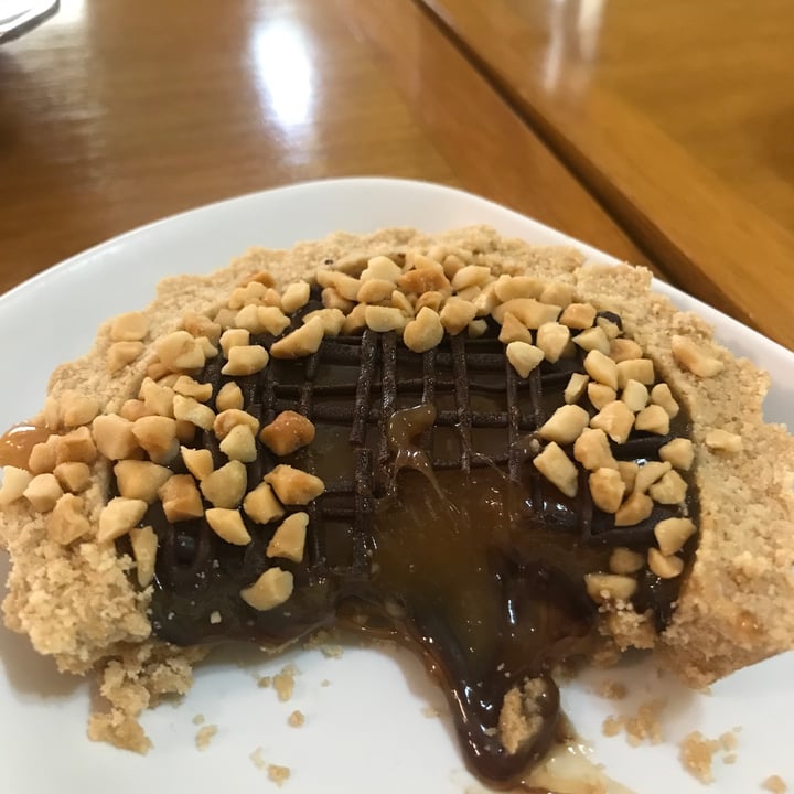 review photo of Loving Hut Vila Mariana Torta de Chocolate com caramelo salgado shared by @silkekpott on 06 Oct 2022 - review