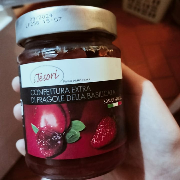 photo of I Tesori Pam Panorama marmellata di fragole shared by @irenebertiveg96 on  09 Dec 2022 - review