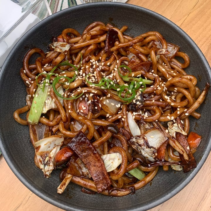 review photo of Hejo Eatery Eyckman - Vegan & Plant-based Comfort Food Miso Yaki Udon shared by @mercyandrea on 08 Dec 2022 - review