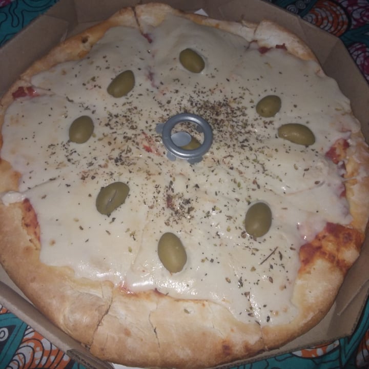 photo of Empanadas de 10 Pizza Muzzarella Vegana shared by @milesitah on  06 Jun 2020 - review