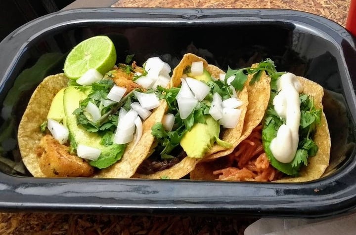 photo of VeganMunch Tacos Veganos shared by @akgonzd on  17 Dec 2019 - review