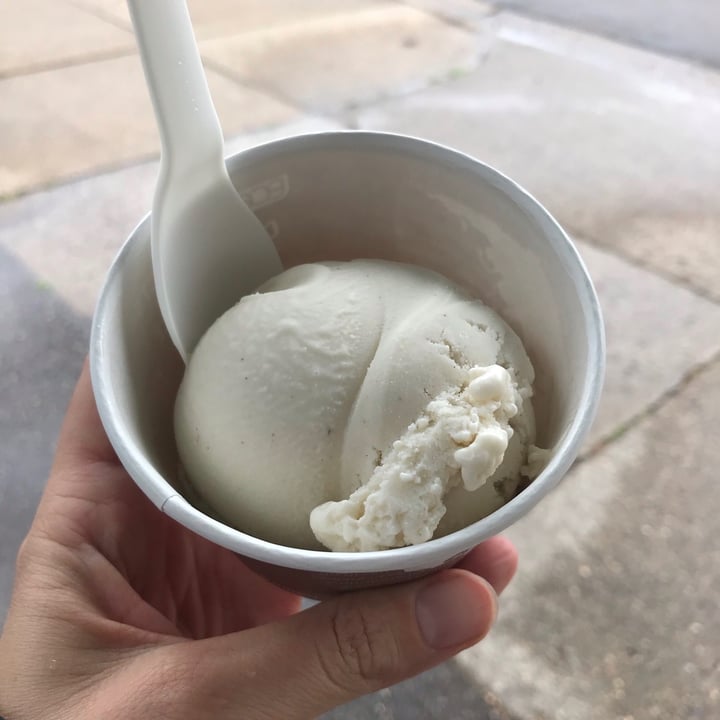 photo of Crepe and Spoon Rose Cardamom Ice Cream shared by @dianna on  24 Jun 2021 - review