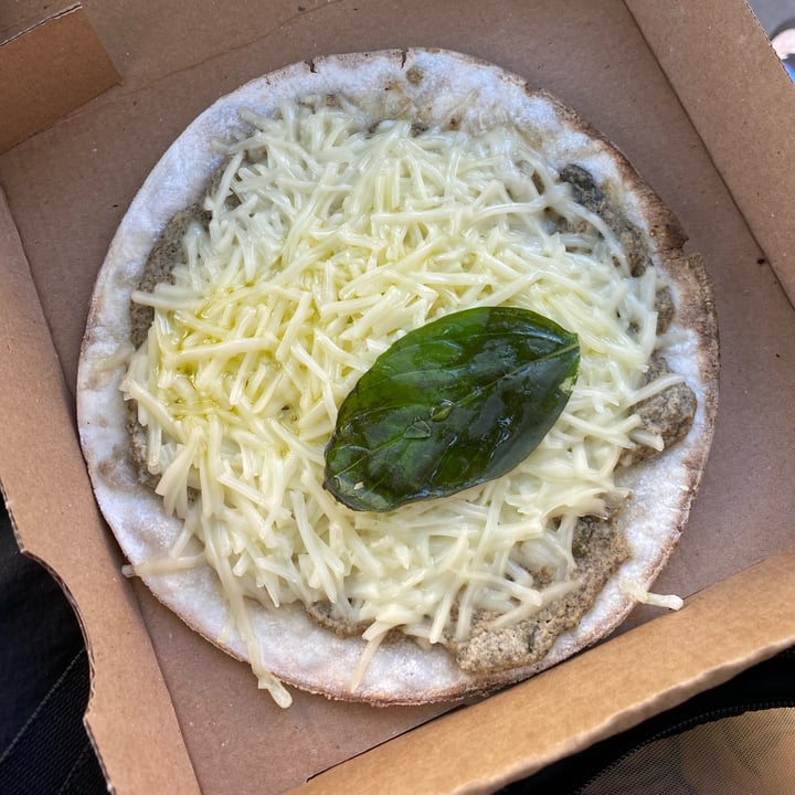 photo of Wild & The Moon - Demours - Restaurant vegan à Paris Truffle Pizza shared by @polabee on  14 Aug 2022 - review