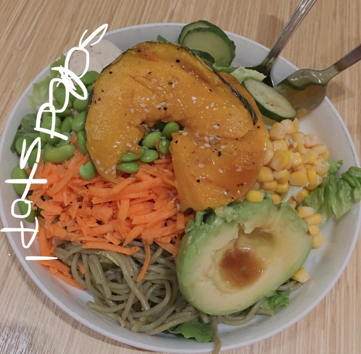 review photo of Toss & Turn Create Your Own Salad shared by @erl on 04 Apr 2020 - review