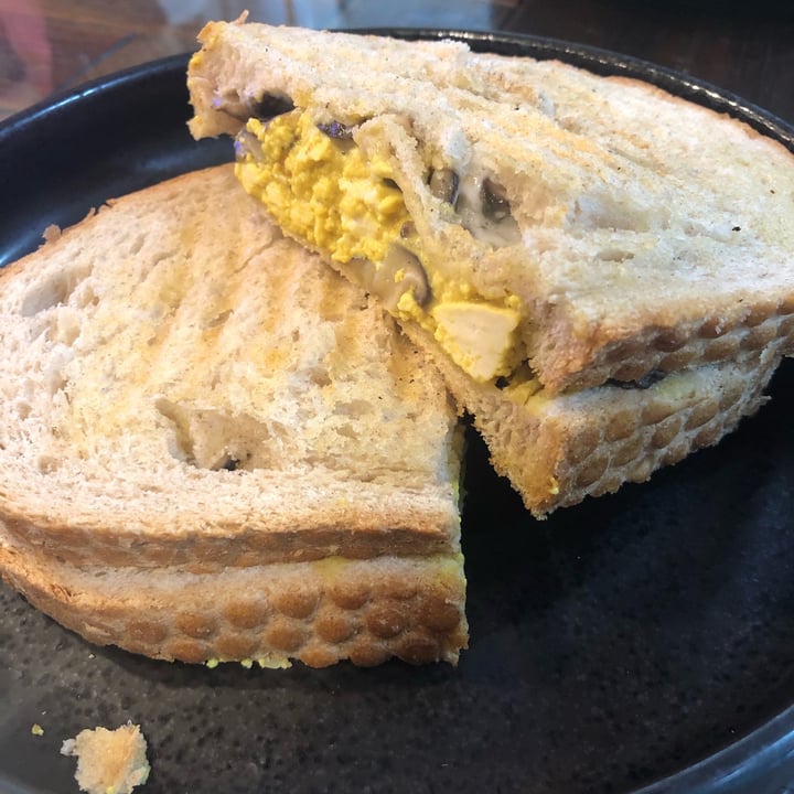 photo of ahimsa cafe truffully, cheese shared by @meltingpotatoes on  25 Jun 2022 - review
