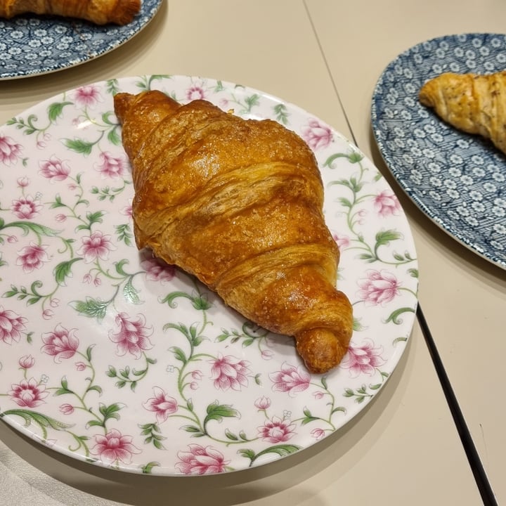 photo of Coccodi Dolce e Salato Cagliari Croissant Vegan shared by @lindalin on  16 Oct 2022 - review
