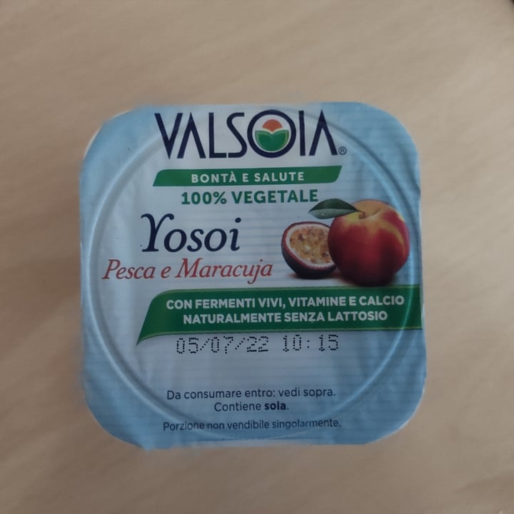 photo of Valsoia Yogurt alla pesca&maracuja shared by @lallascarrone on  17 Aug 2022 - review