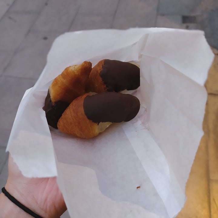 photo of CroisSants Mini croissant de chocolate negro shared by @sofiat4 on  24 Oct 2021 - review