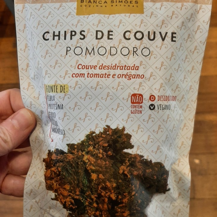 review photo of Bianca Simões Chips de Couve Pomodoro shared by @davialpendre on 08 May 2022 - review