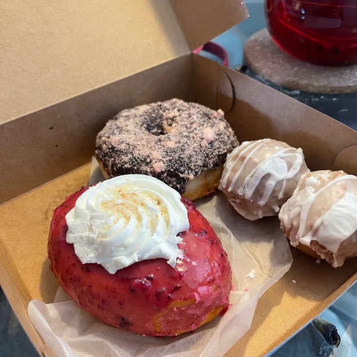 photo of Destination Donuts Vegan Donuts shared by @jacobnewstar on  02 Sep 2022 - review