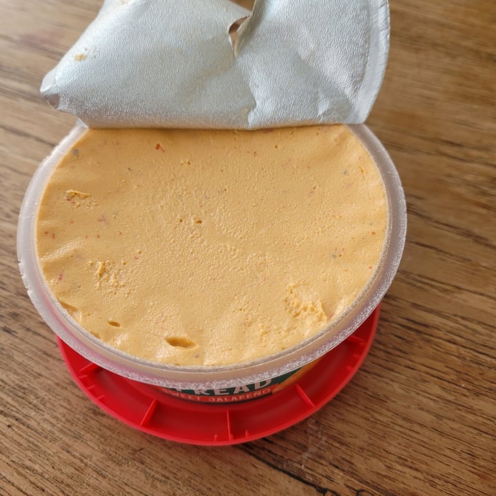 review photo of Albert Heijn AH Plantaardige spread cashew jalapeño shared by @utbies88 on 13 Nov 2021 - review