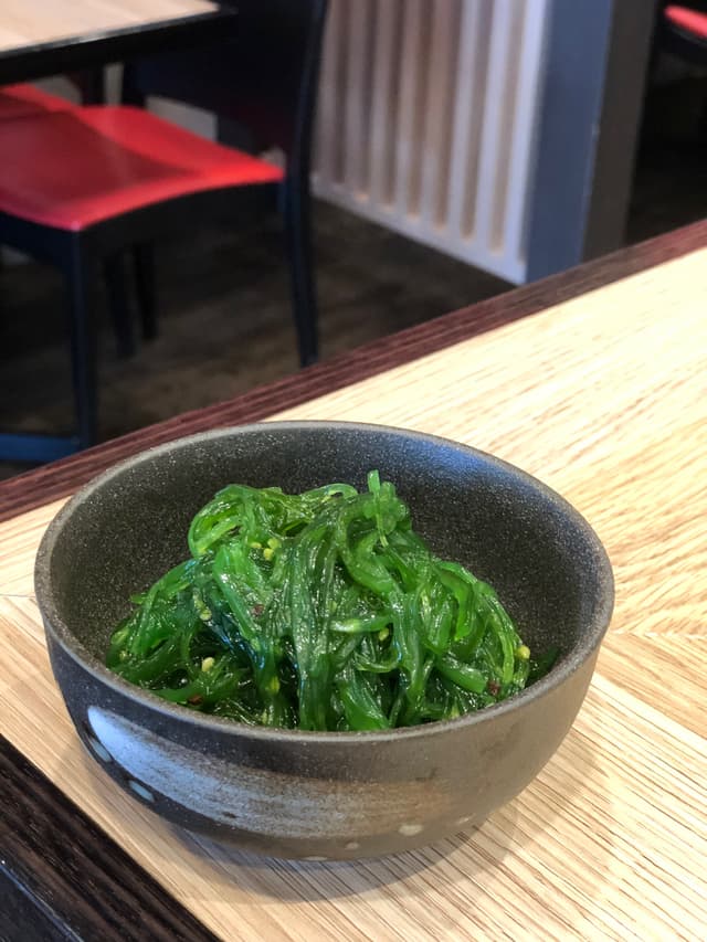 Photo du plat “Wakame Seaweed Salad”