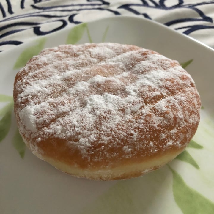 photo of Beechwood Doughnuts Powdered Cherry Filled Donut shared by @ironicallyhamm on  23 Dec 2020 - review