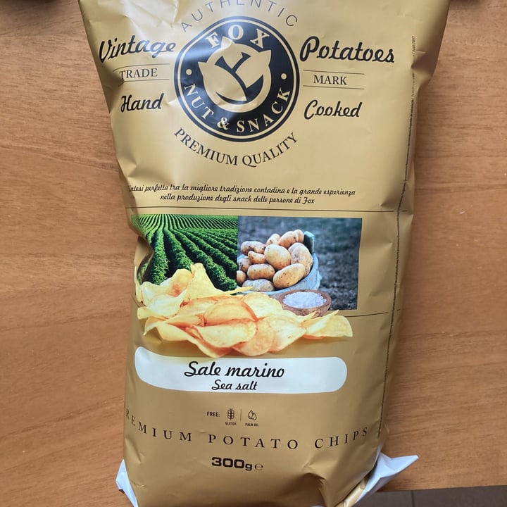 photo of Fox Nuts and Snacks Patatine con Sale Marino shared by @chiaraf on  21 Apr 2022 - review