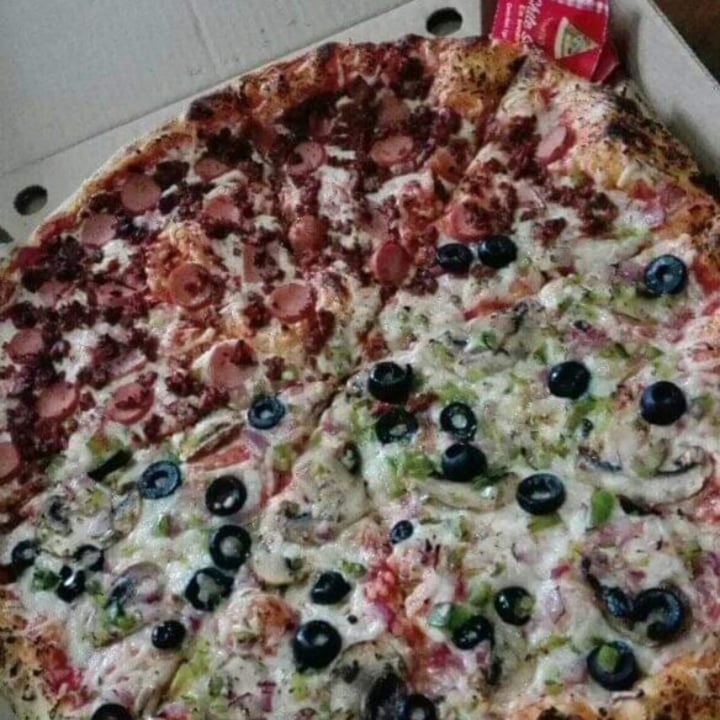 photo of Ixteriolo's Pizza Vegana shared by @bettyska on  03 Nov 2020 - review