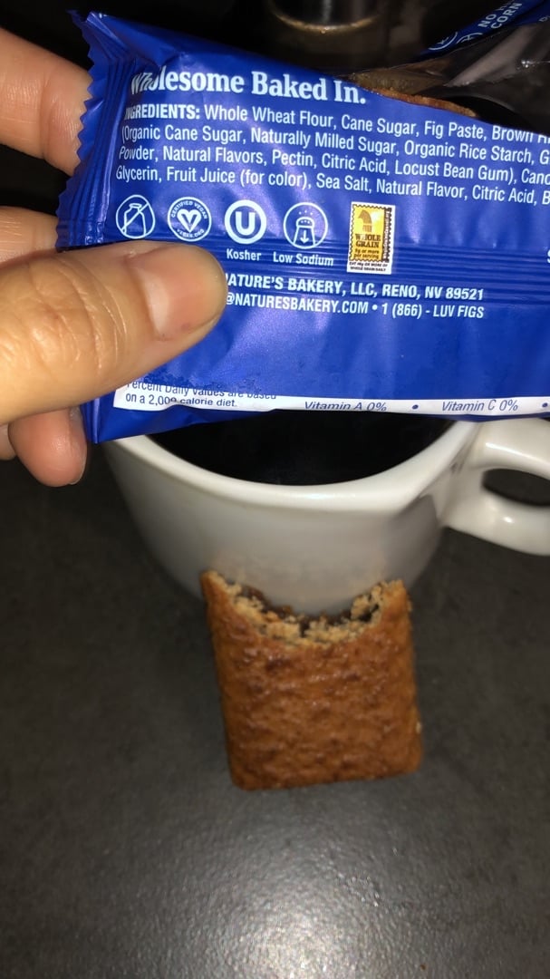 photo of Nature's Bakery Blueberry Fig Bar shared by @anandanatalia on  28 Feb 2020 - review