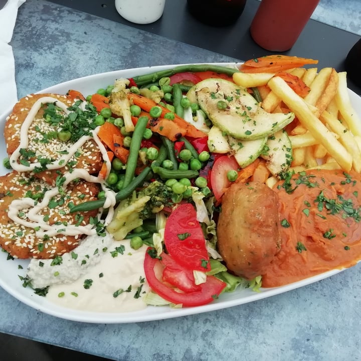 photo of Ristorante Simbad Kebab piatto vegetariano shared by @andrews83 on  22 May 2022 - review