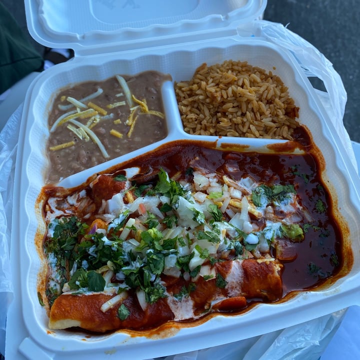 photo of El Cantaro Vegetable Enchiladas shared by @helliedoy on  20 Feb 2021 - review