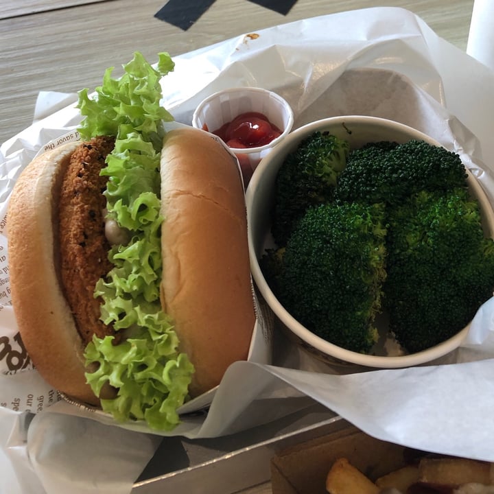 photo of VeganBurg Singapore Creamy Shrooms Burger shared by @taufixc on  19 Feb 2021 - review