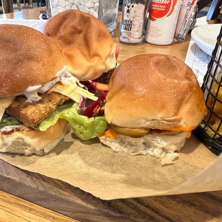photo of Kaylee's Eatery Trio of sliders shared by @ftc on  30 Apr 2022 - review