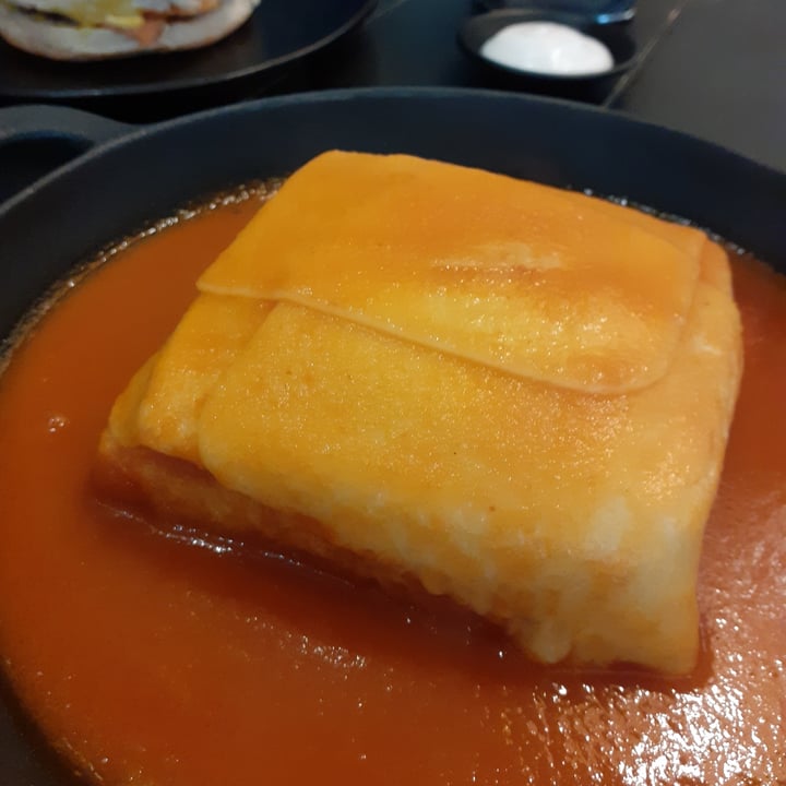 photo of Ao 26 - Vegan food project Francesinha shared by @pedroparedes on  20 Apr 2022 - review